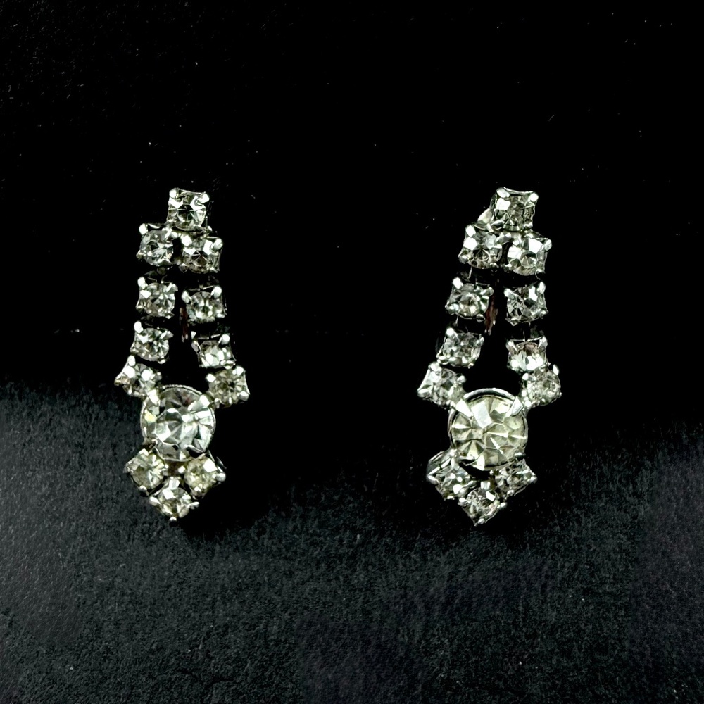 Vintage Dangling, Clear,Rhinestone Screw Back Earrings